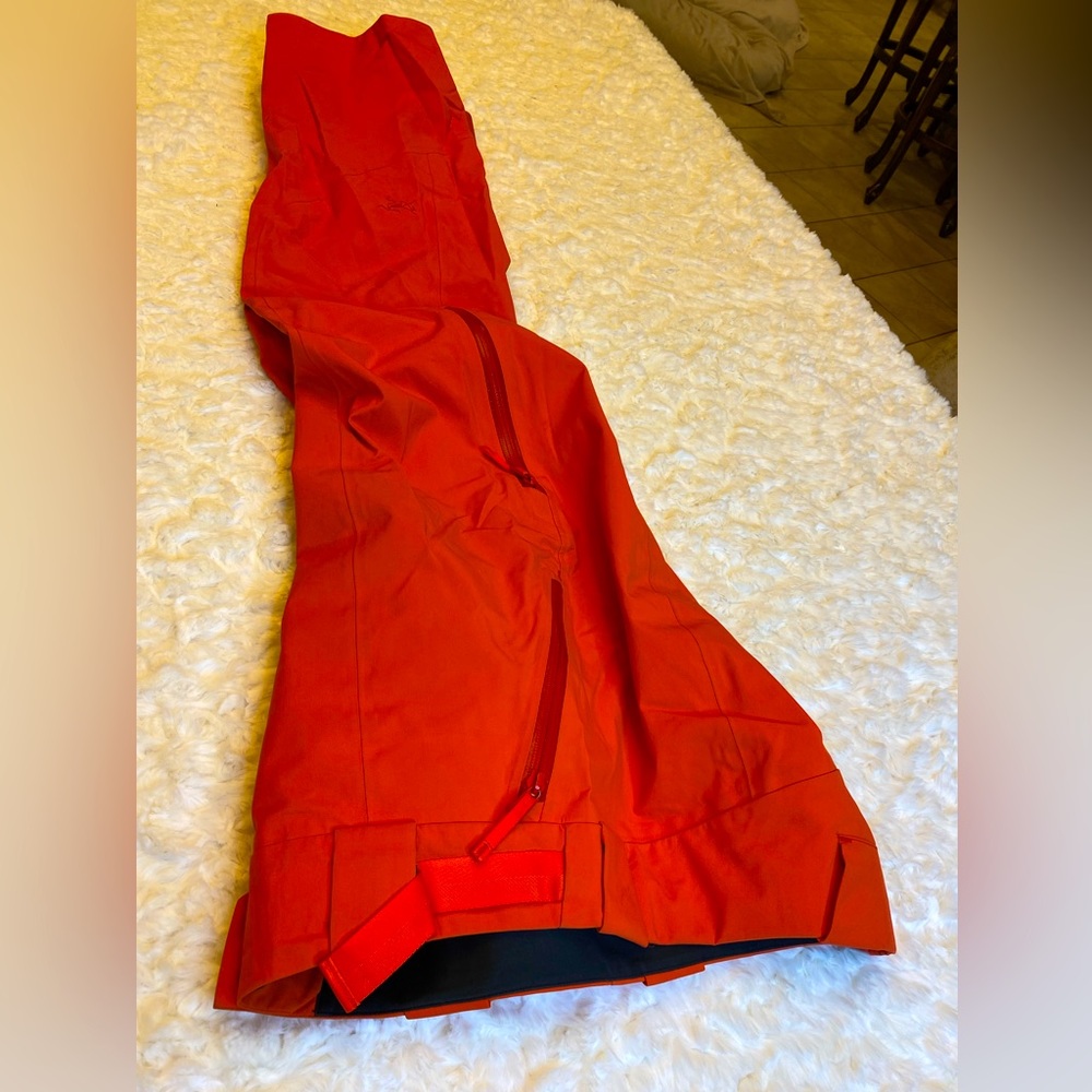 ARCTERYX WOMEN’S SKI PANT GORETEX SIZE SMALL